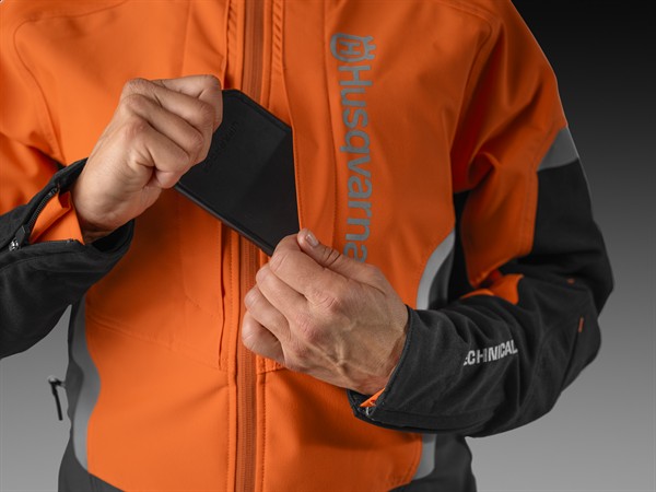 sealed-and-padded-front-pockets